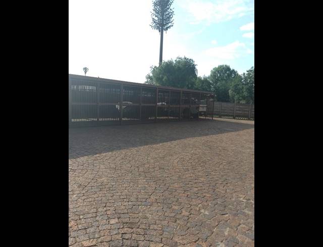 2 BEDROOM TOWNHOUSE FOR SALE IN EDELWEISS